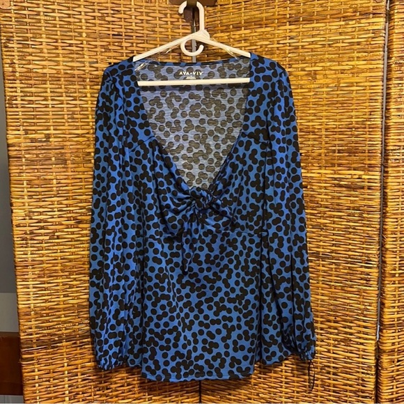 BUNDLE: Ava & Viv Pink, White, and Blue Blouses - Picture 5 of 8